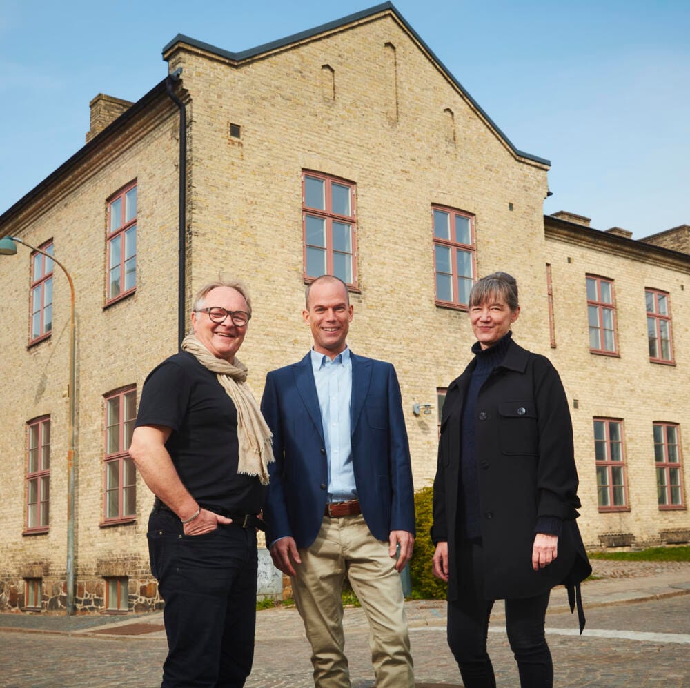 Projektchef Stefan Andersson med arkitekterna Andreas Blomberg och Nina Torstensson