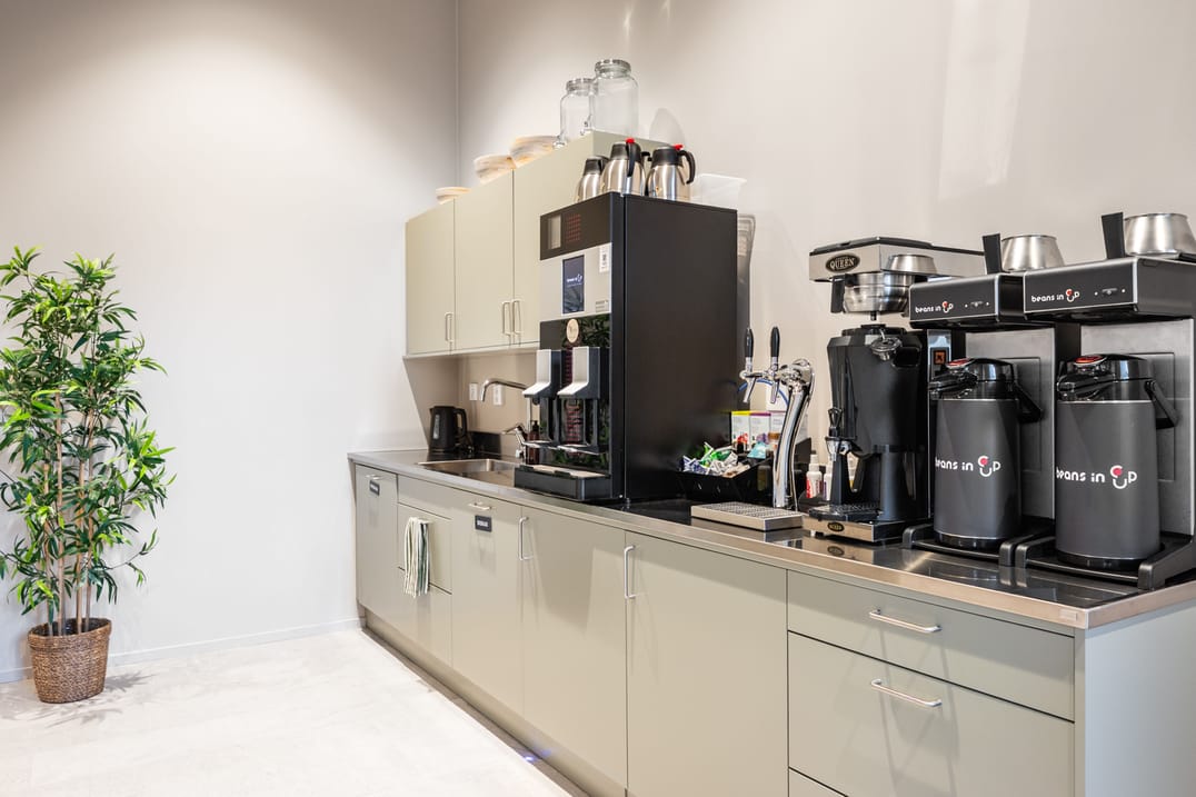 Gratis kaffe inne på Embassaden