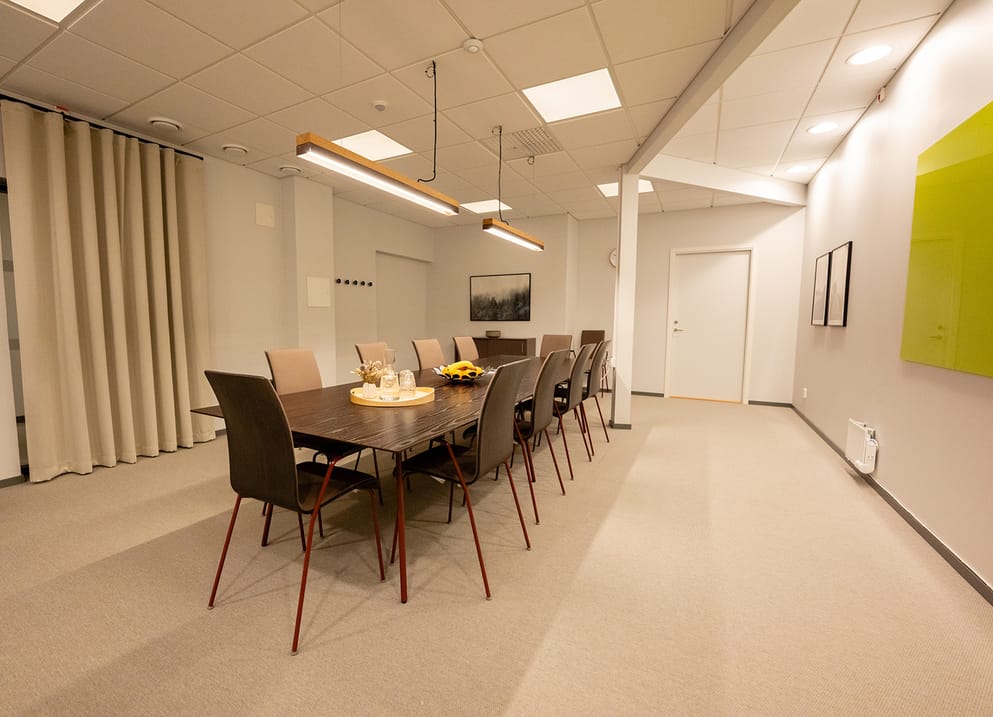 Större konferensrum med plats upptill 10 personer