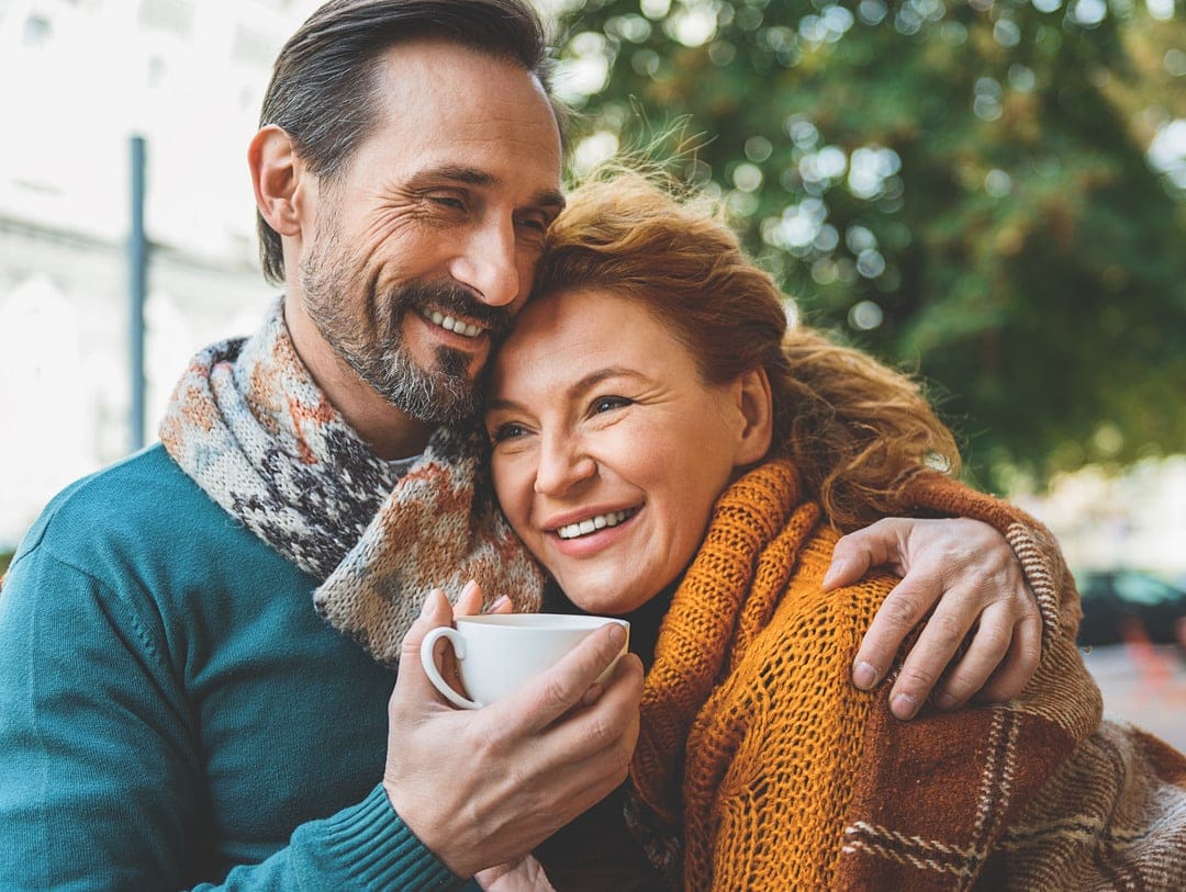 Par som dricker kaffe
