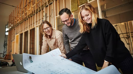 Linnea Berg och Maria Lyth från Wingårdhs arkitektkontor och Christian Ahlkrona från Granitor,