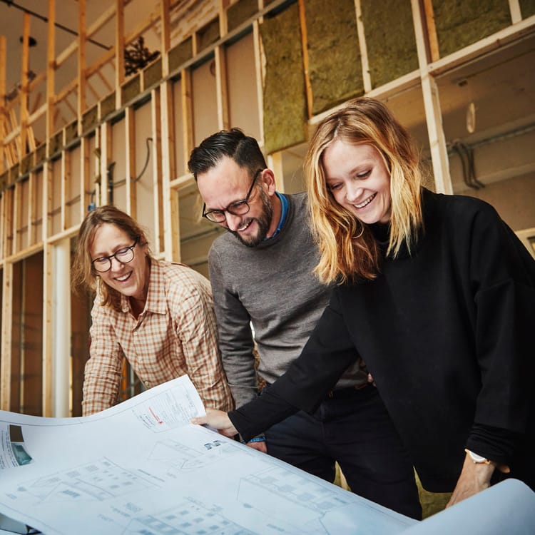 Linnea Berg och Maria Lyth från Wingårdhs arkitektkontor och Christian Ahlkrona från Granitor